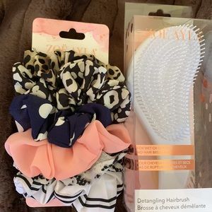 Zoe Ayla Detangling Hairbrush  and Set of 6 Scrunchies